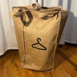 burlap laundry tote w/“hanger” symbol-4 handles for hanging/carrying-lined-NWT